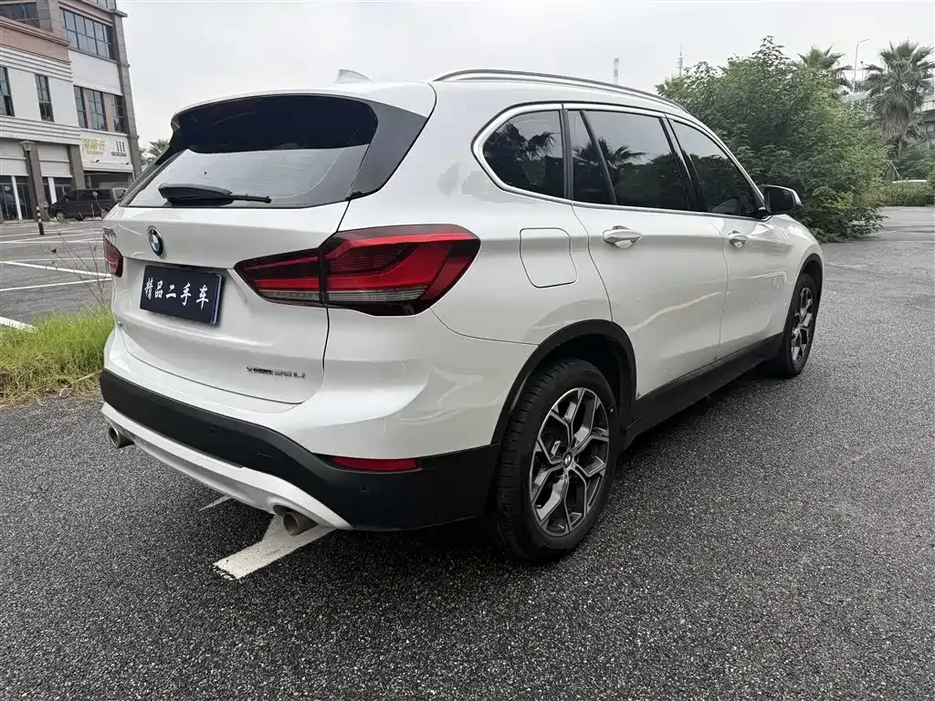 BMW X1 — фото 6