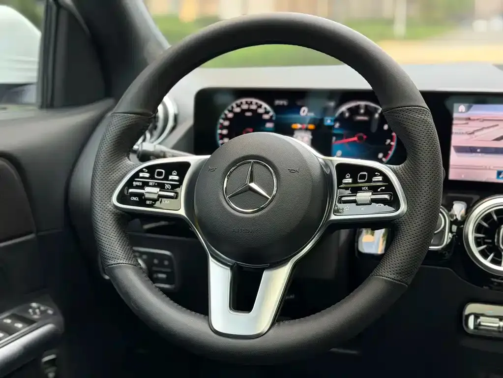 Mercedes-Benz GLA — фото 2
