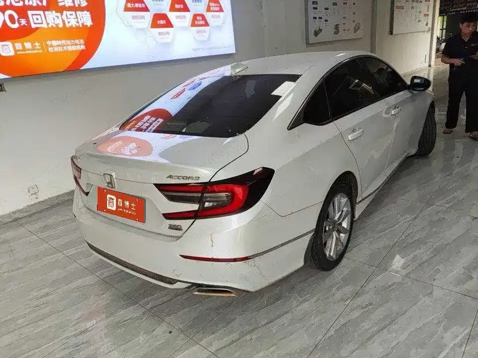 Honda Accord — фото 6