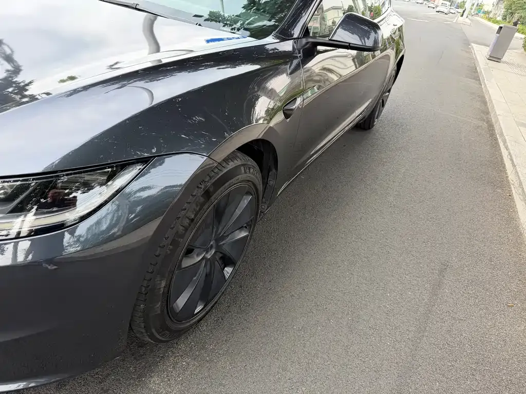 Tesla Model 3 — фото 4