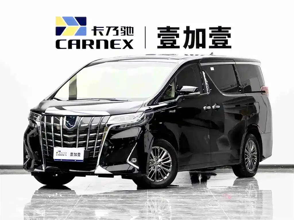 Toyota Alphard — фото 1