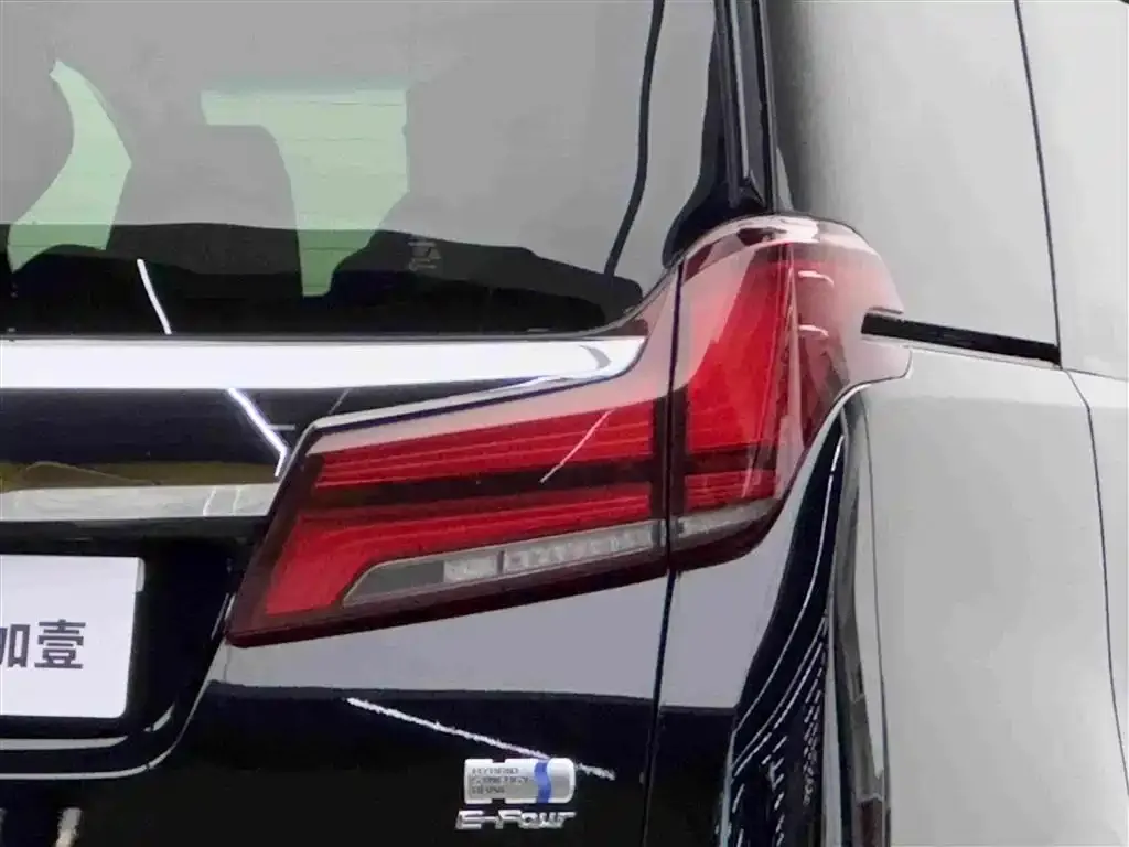 Toyota Alphard — фото 3