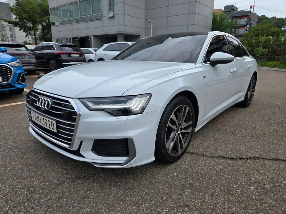 Audi A6 — фото 1