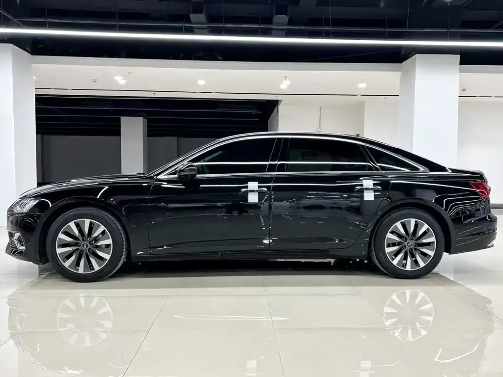 Audi A6L — фото 2