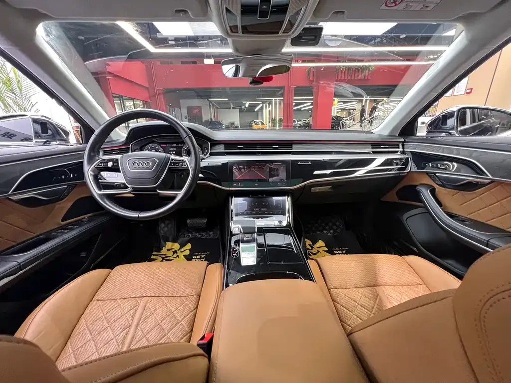 Audi A8 — фото 4