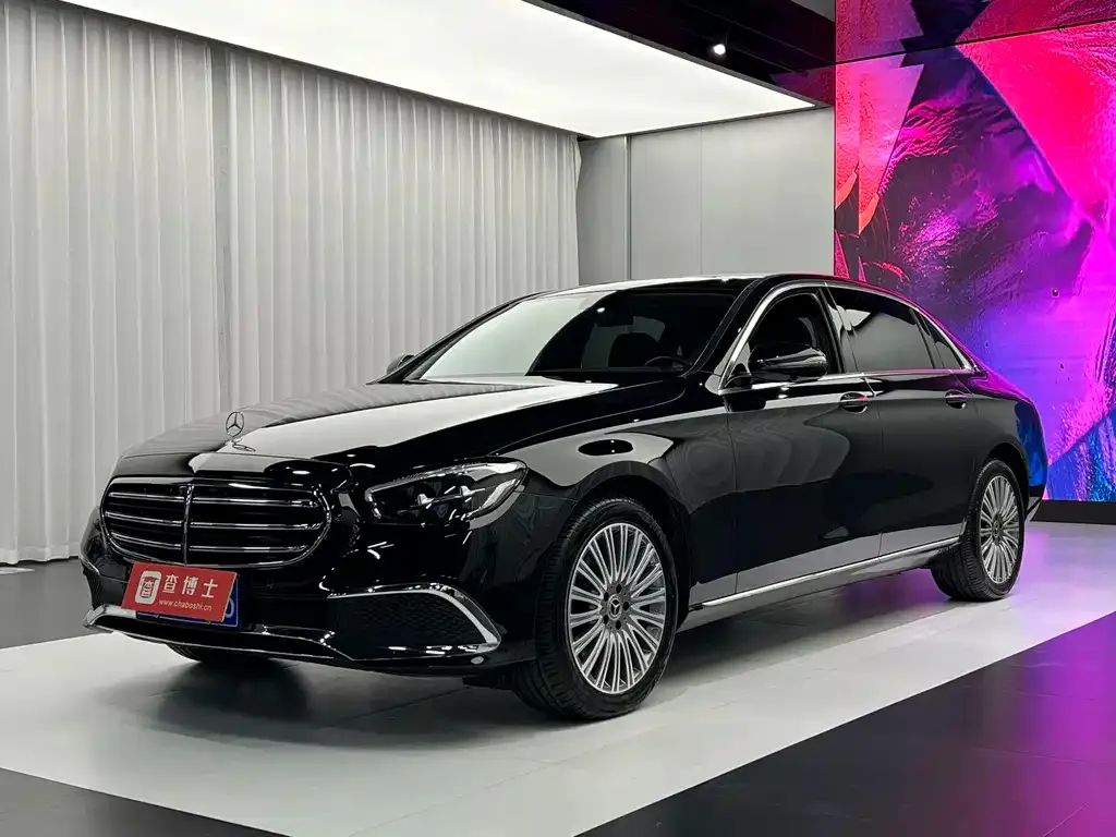 Mercedes-Benz E-Class — фото 1