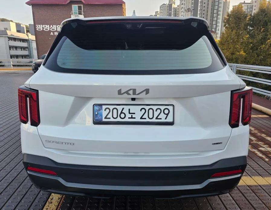 Kia Sorento — фото 7