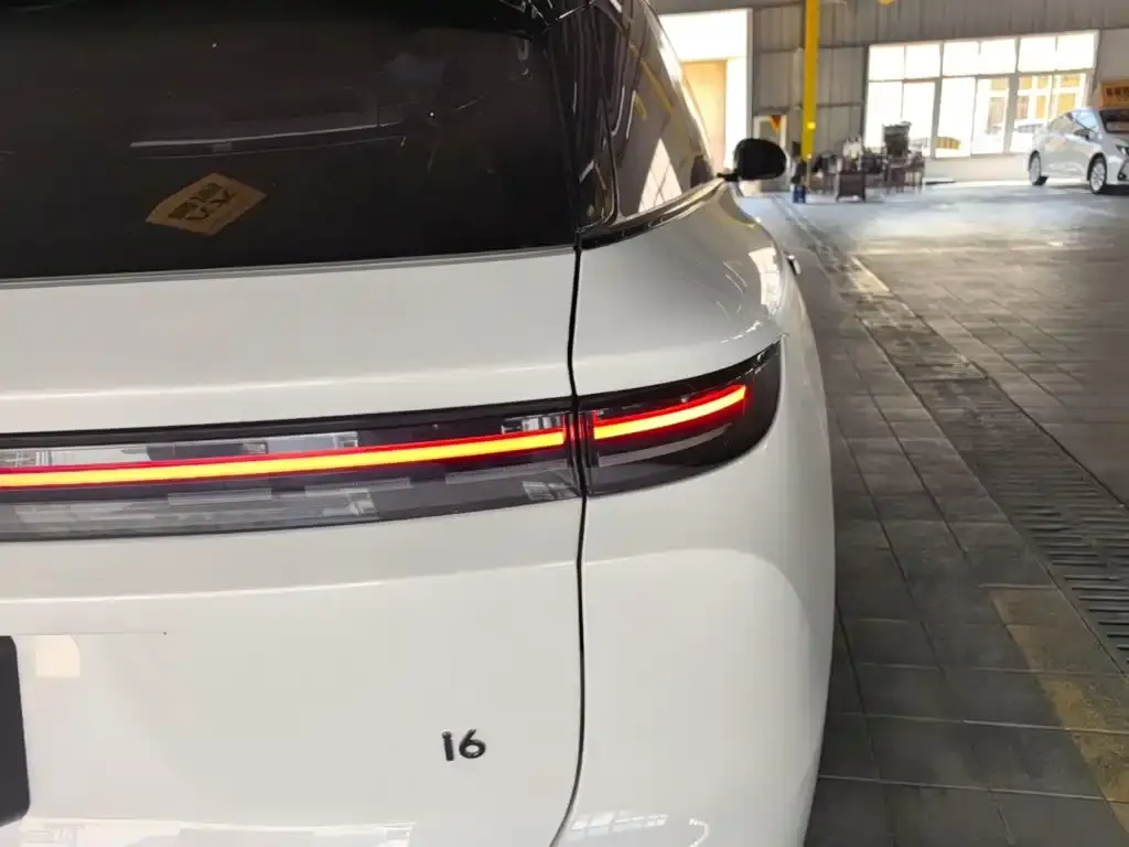 Li Auto Li i6 — фото 3