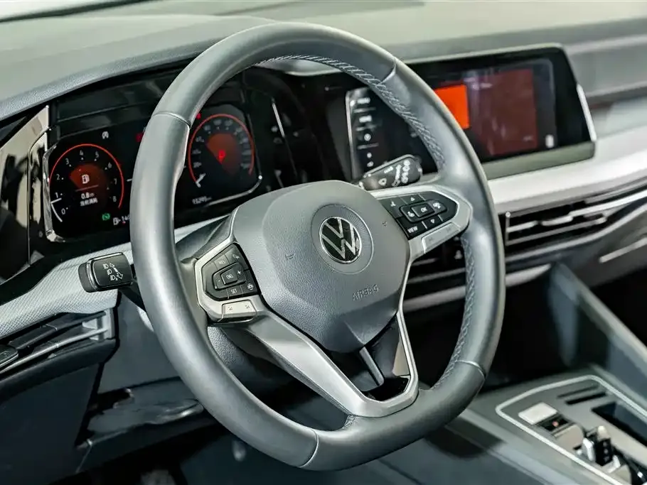 Volkswagen Golf — фото 8