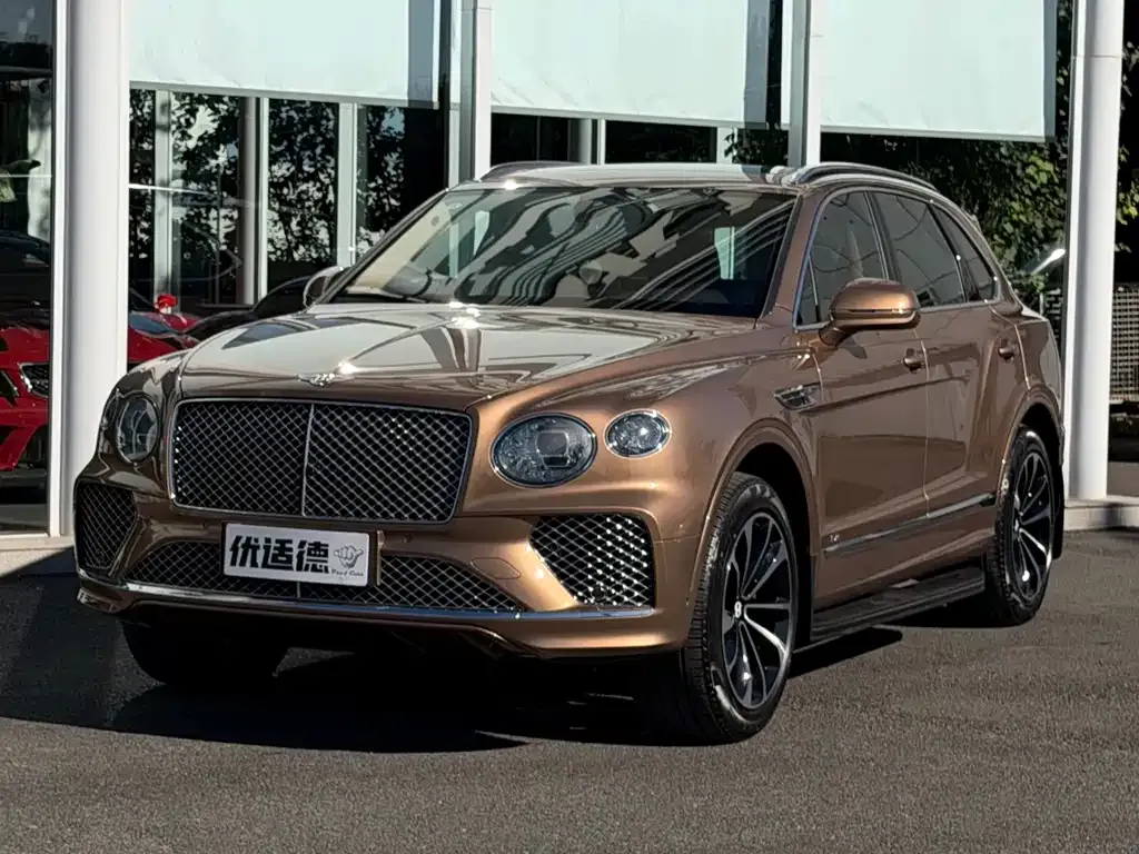 Bentley Bentayga — фото 1