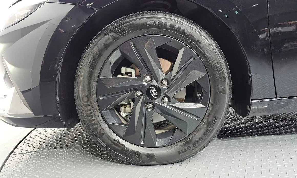 Hyundai AVANTE — фото 9