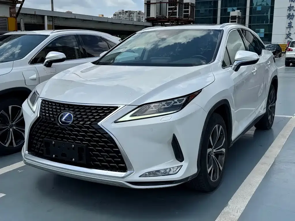 Lexus RX — фото 1