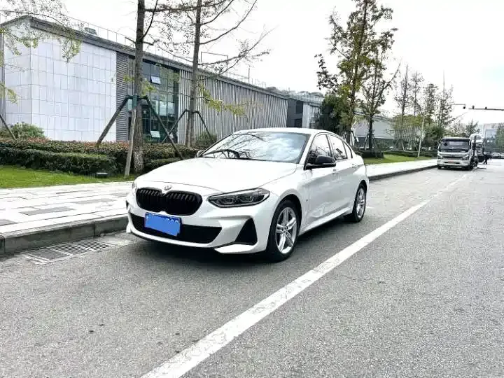 BMW 1 Series — фото 1