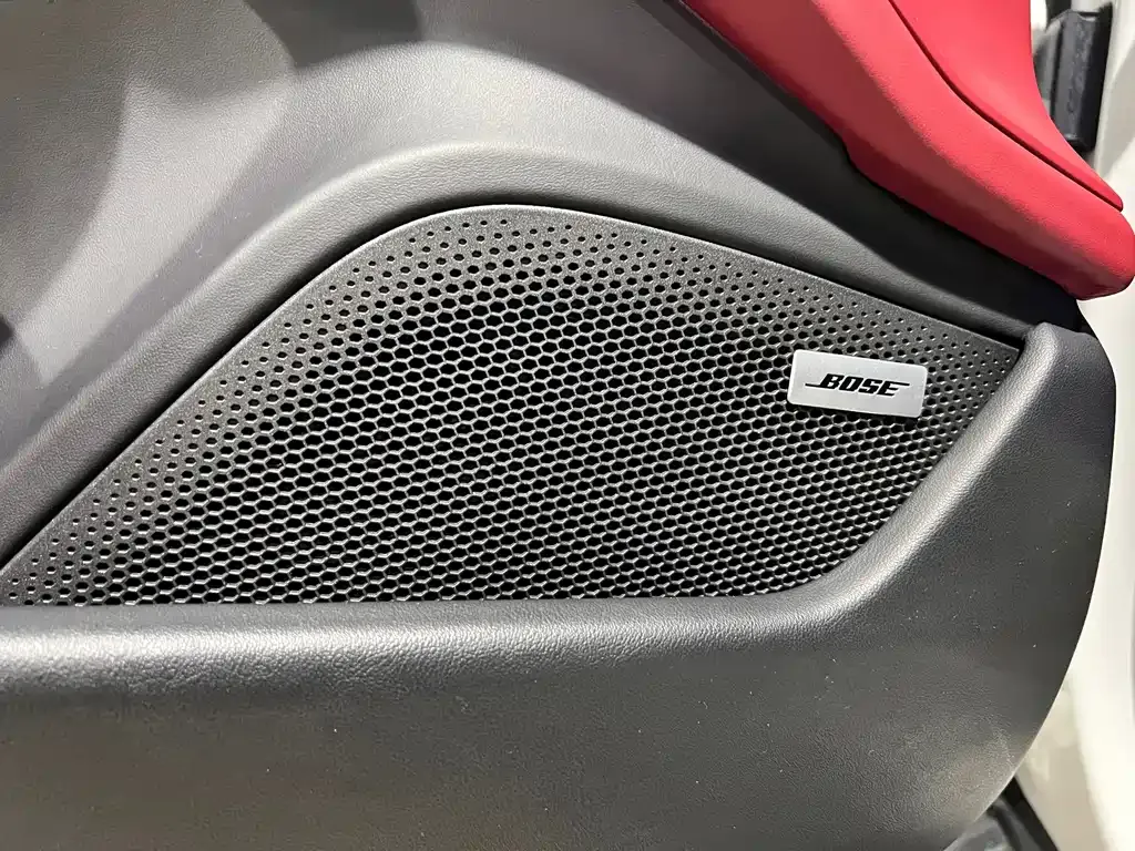 Porsche Taycan — фото 8