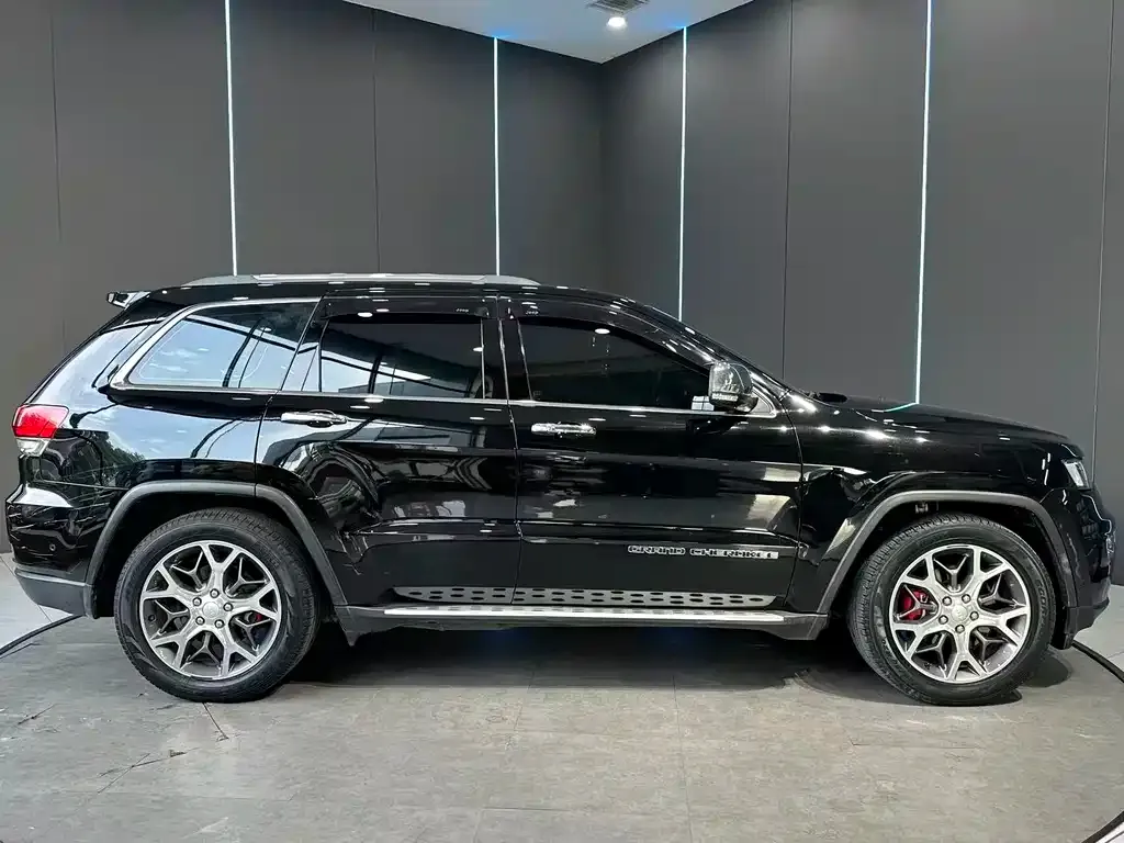 Jeep Grand Cherokee (Import) — фото 8