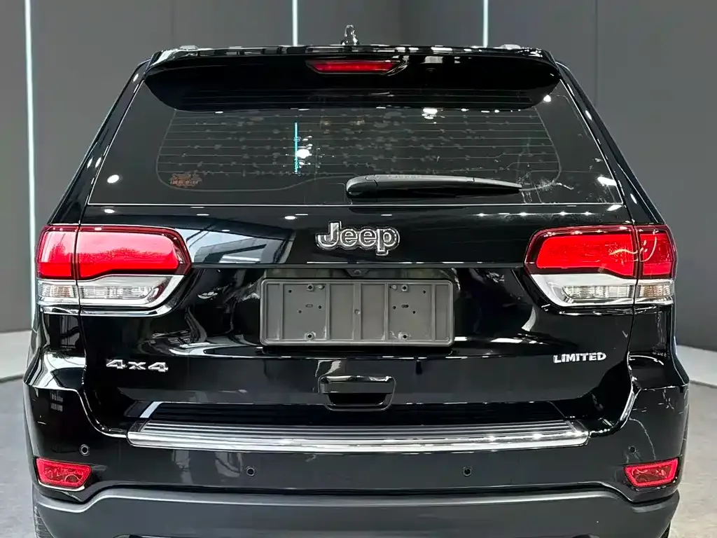 Jeep Grand Cherokee (Import) — фото 2