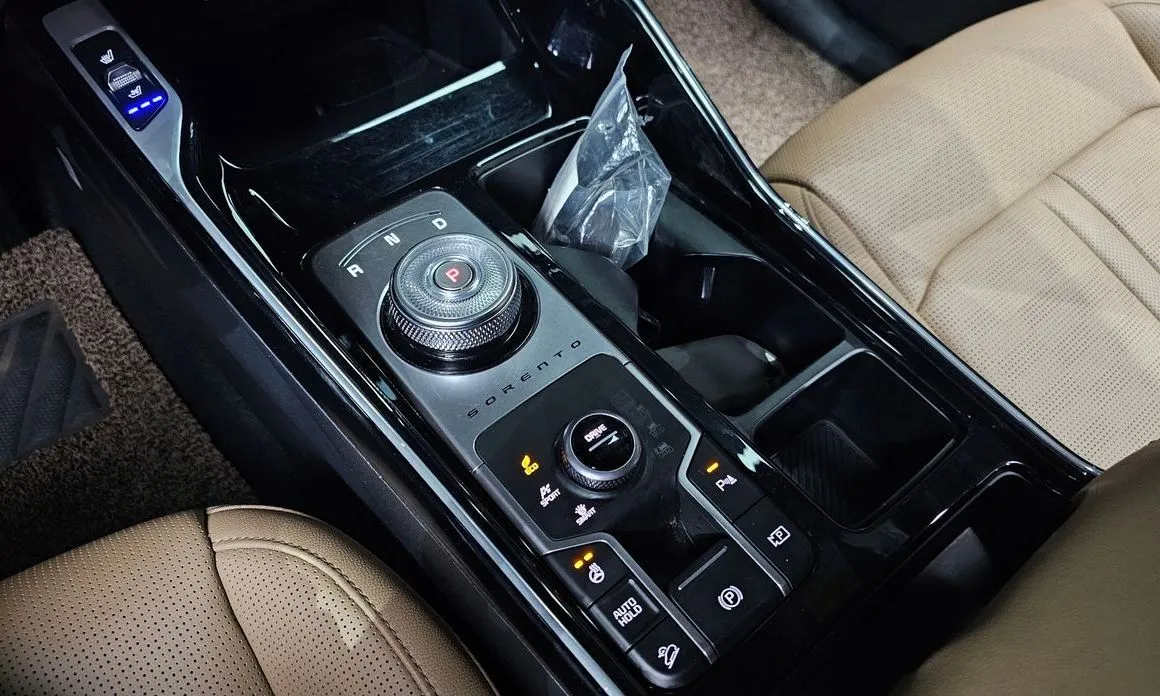 Kia Sorento — фото 8