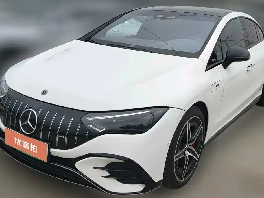 Mercedes-Benz EQE AMG — фото 1