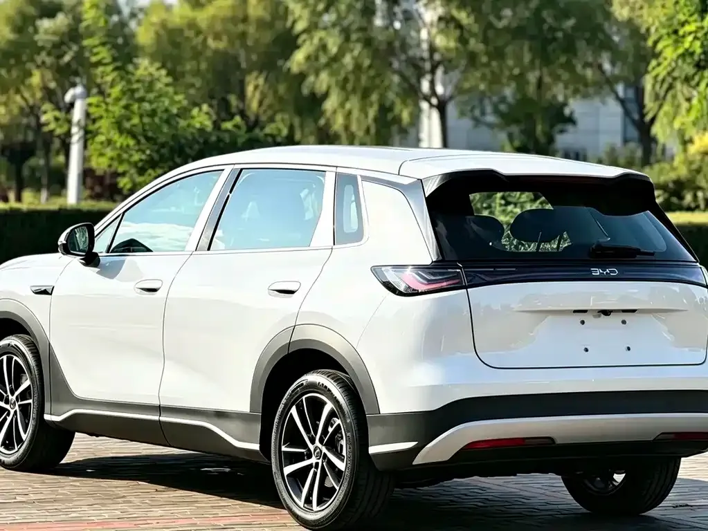 BYD Sealion 05 EV — фото 2