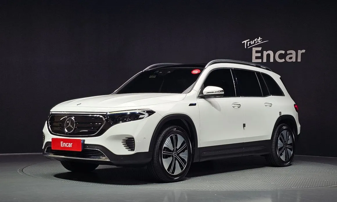 Mercedes-Benz EQB — фото 1
