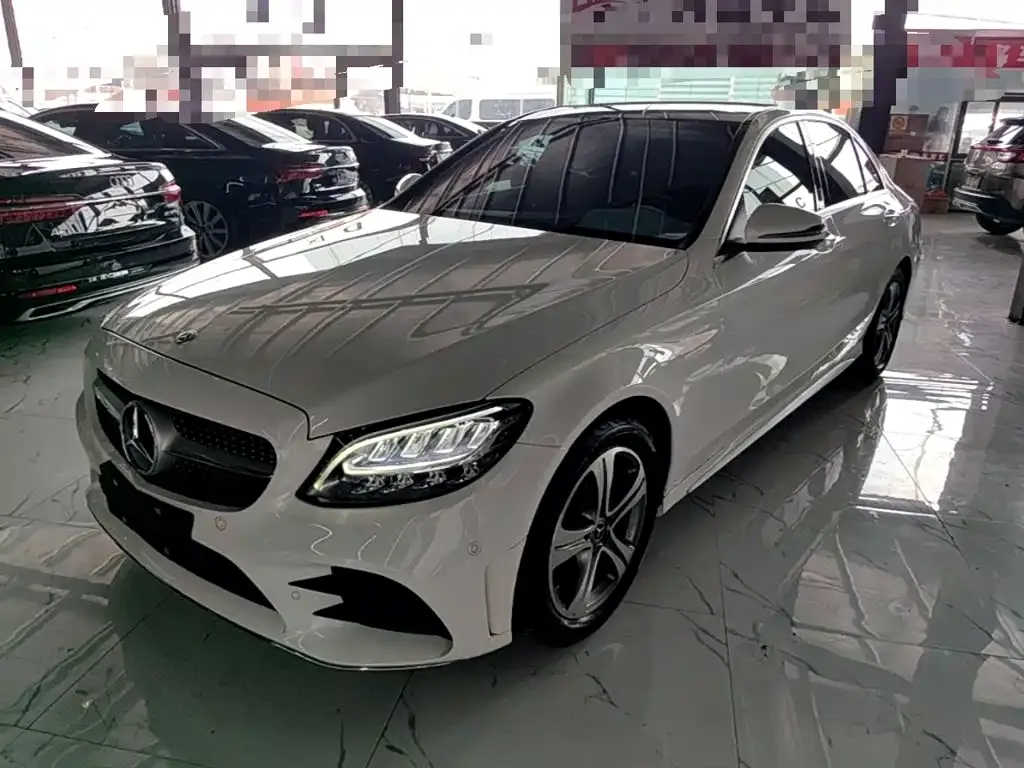 Mercedes-Benz C-Class — фото 1