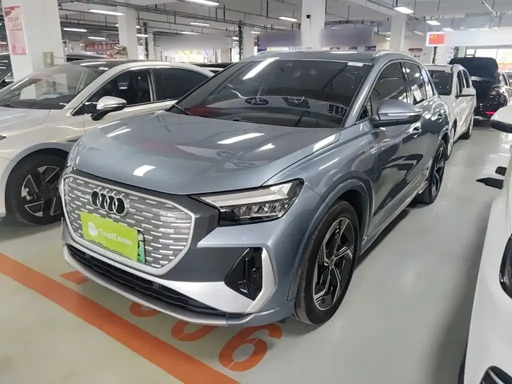 Audi Q4 e-tron — фото 1