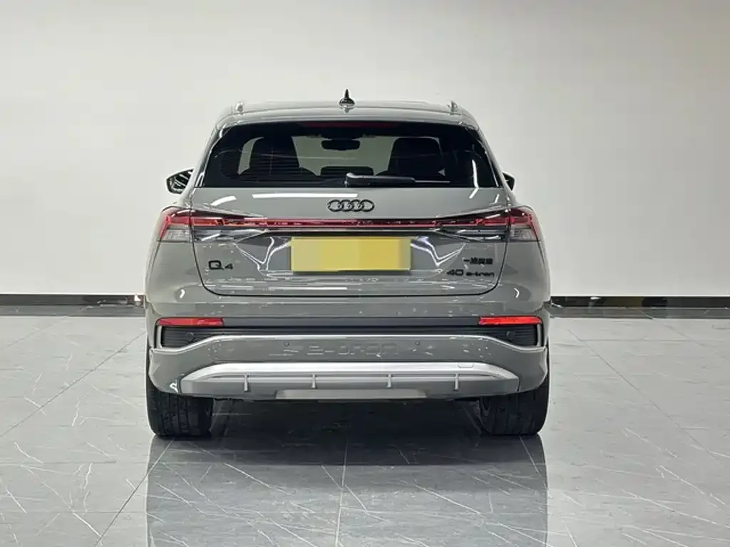 Audi Q4 e-tron — фото 3