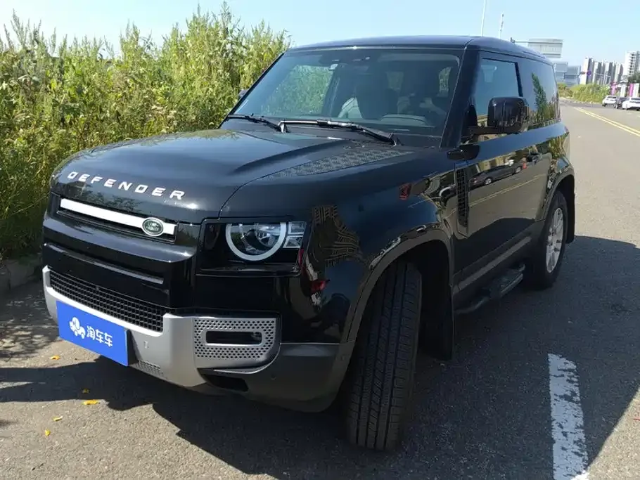 Land Rover Defender — фото 1