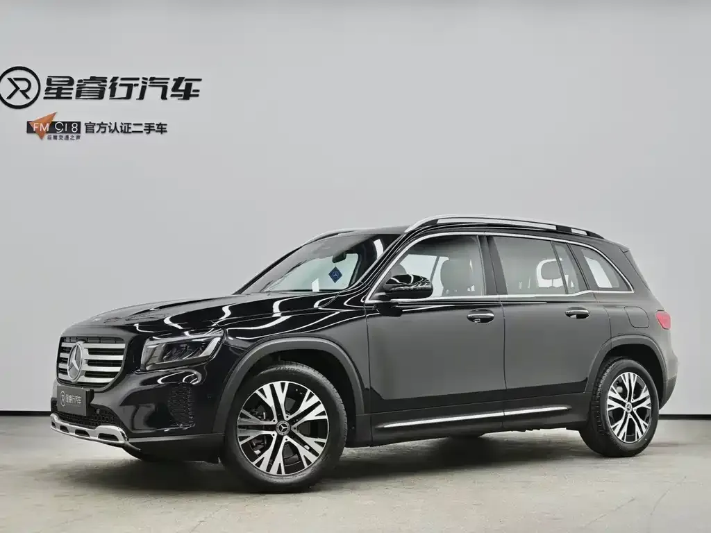 Mercedes-Benz GLB — фото 1