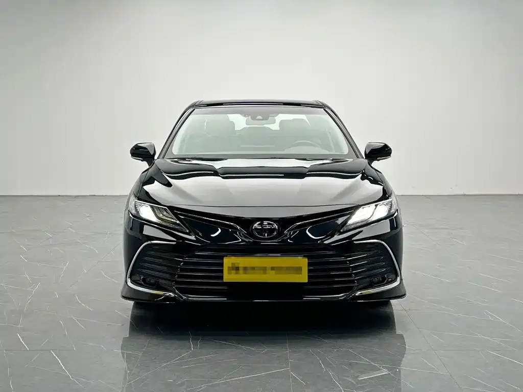 Toyota Camry — фото 8