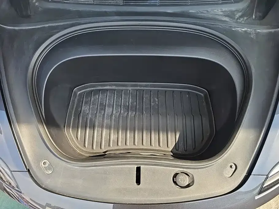 Tesla Model 3 — фото 10