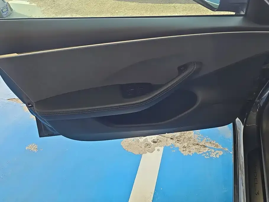 Tesla Model 3 — фото 2