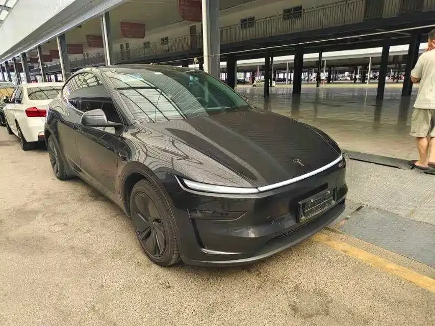 Tesla Model Y — фото 4