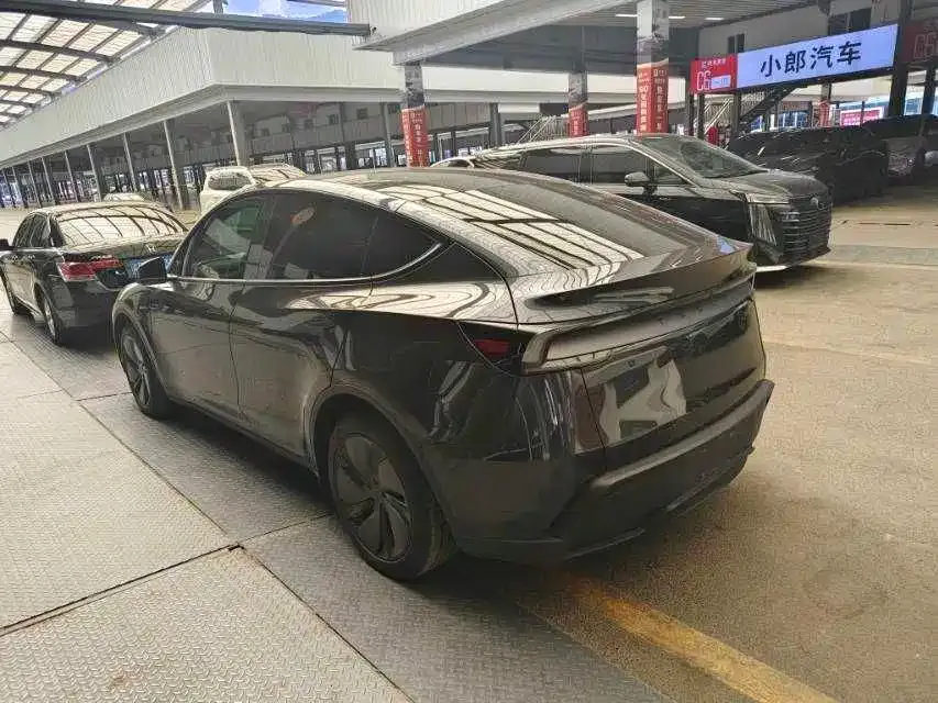 Tesla Model Y — фото 5