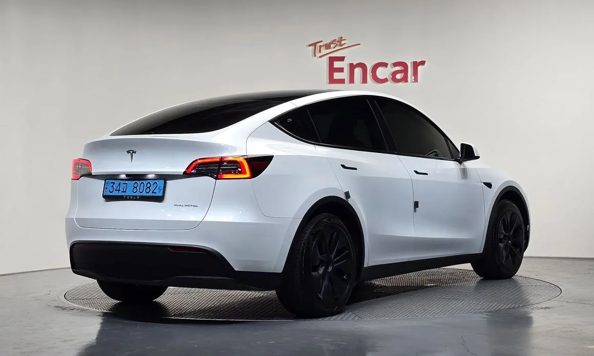 Tesla Model Y — фото 5