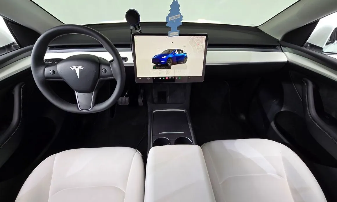 Tesla Model Y — фото 4