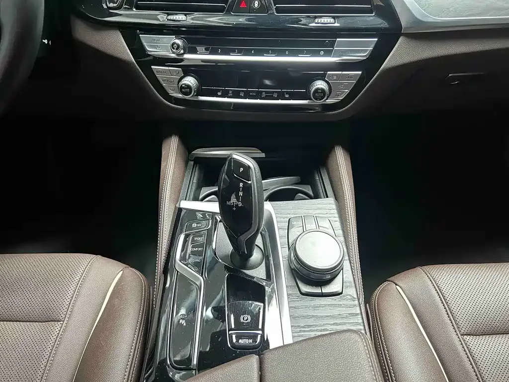 BMW 5 Series — фото 4