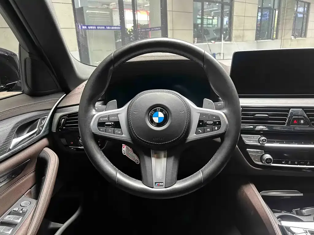 BMW 5 Series — фото 2