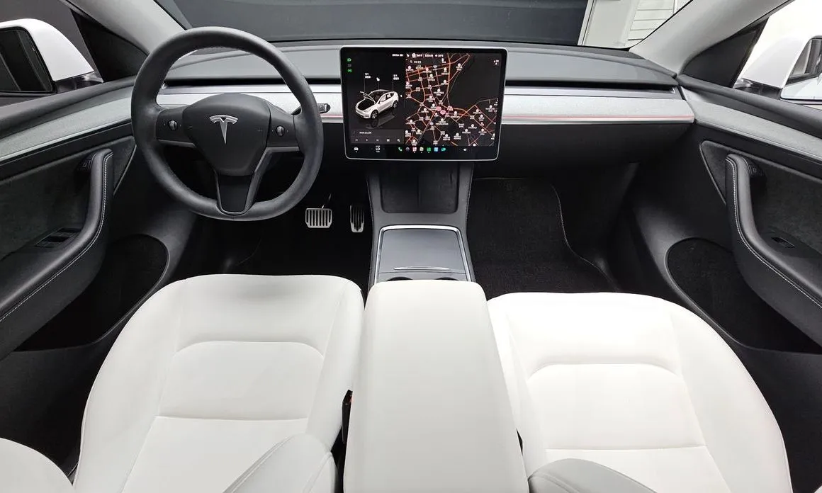 Tesla Model Y — фото 4