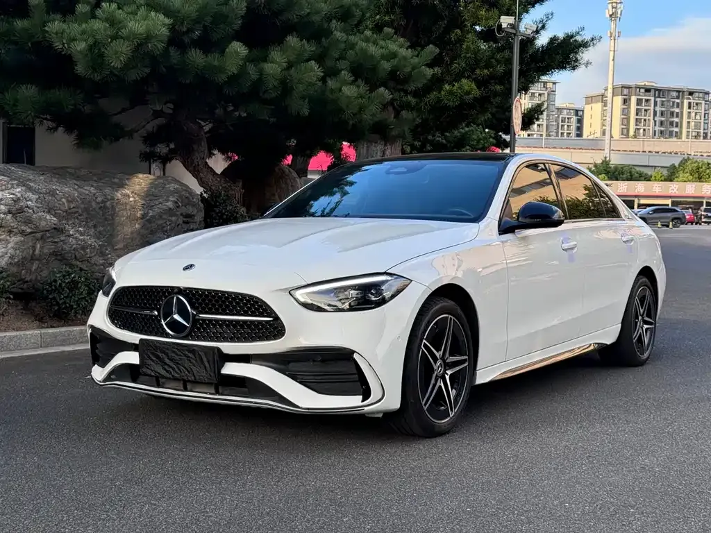 Mercedes-Benz C-Class — фото 1