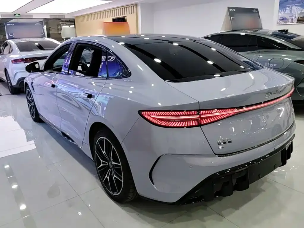 BYD Seal — фото 2
