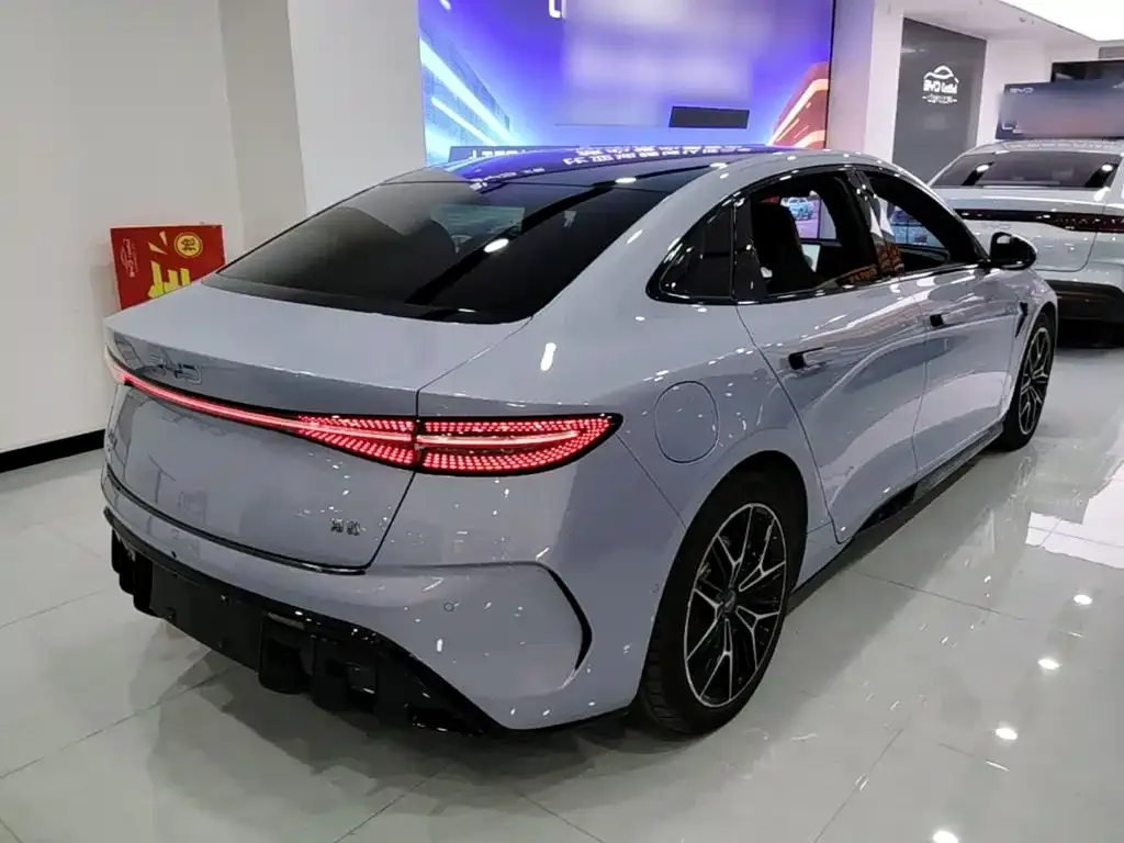 BYD Seal — фото 6