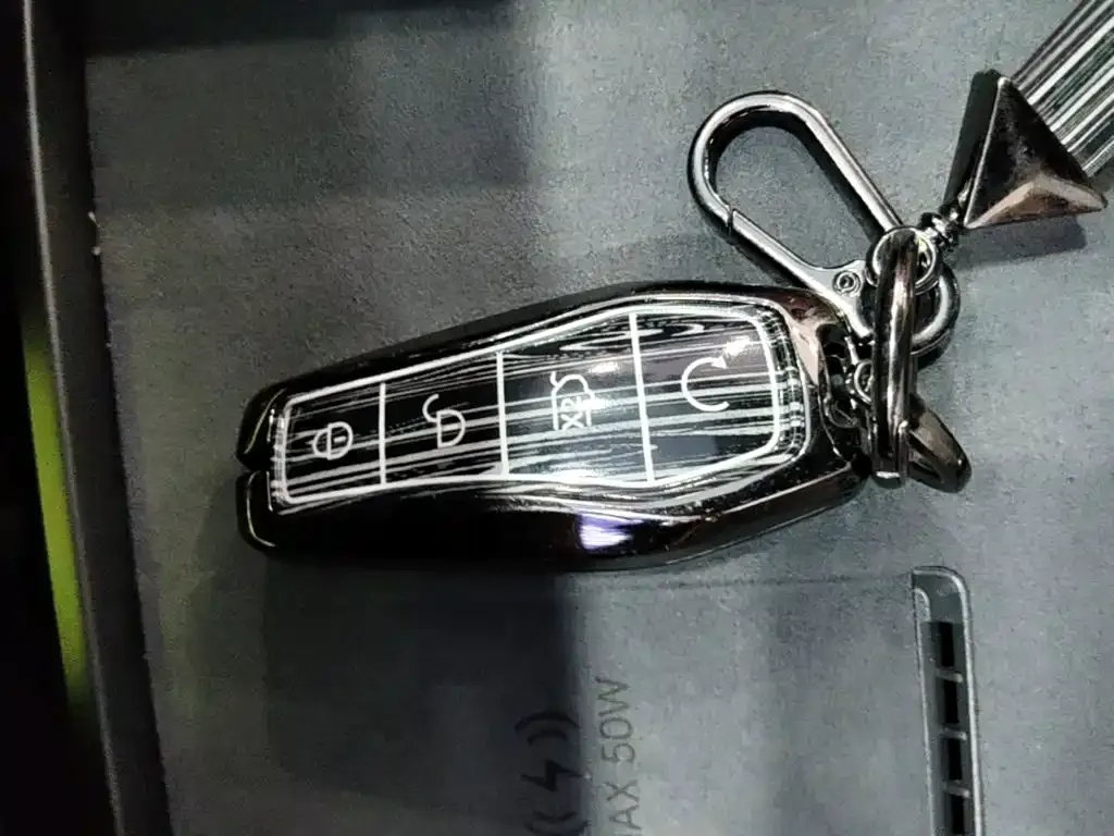 BYD Seal — фото 10