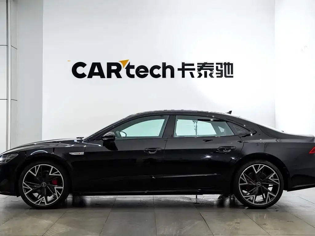 Audi A7L — фото 2