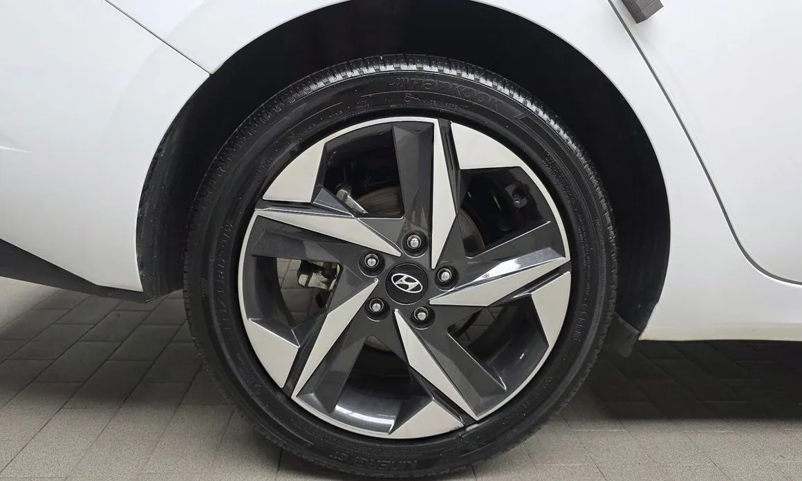 Hyundai AVANTE — фото 10