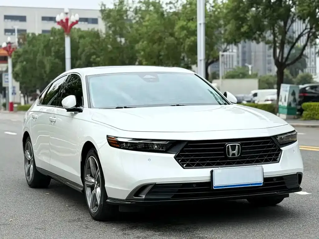 Honda Accord — фото 1