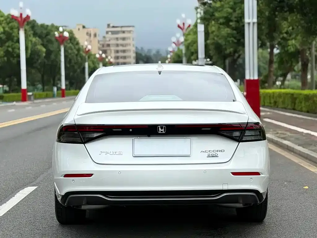 Honda Accord — фото 4