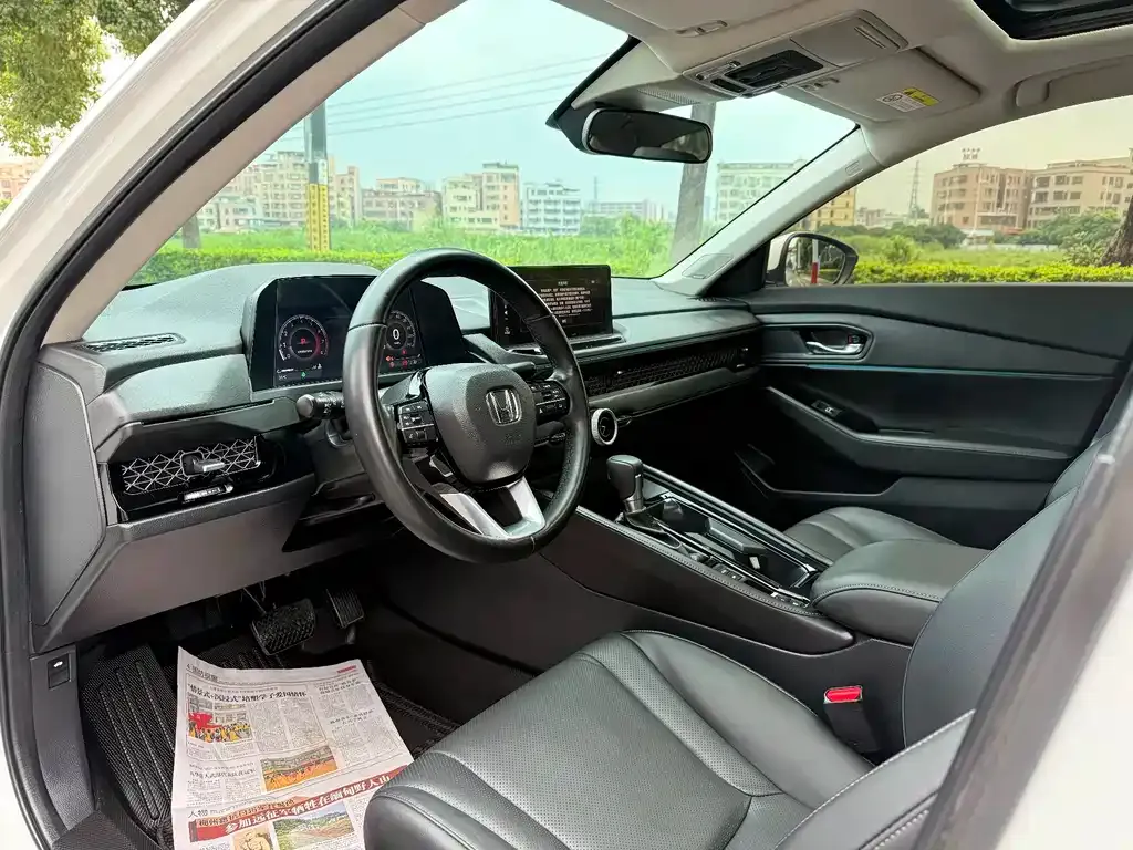 Honda Accord — фото 10