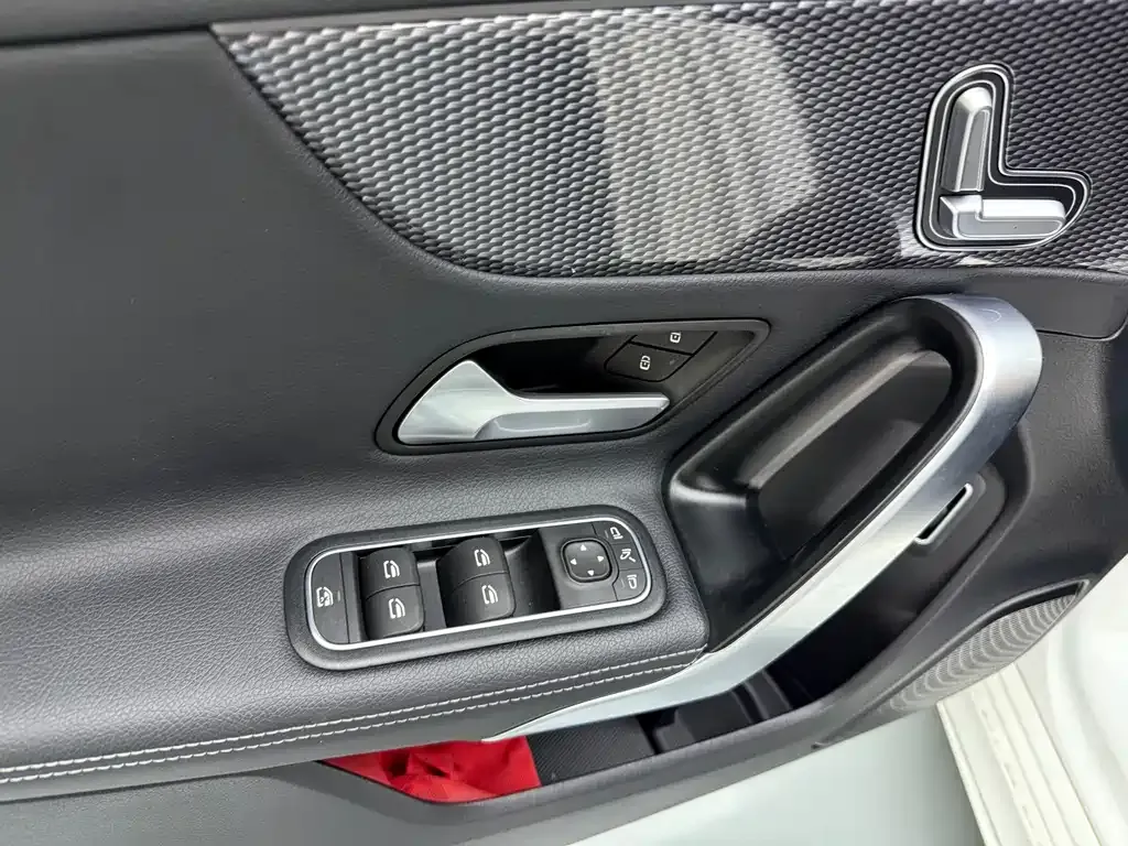 Mercedes-Benz A-Class — фото 10