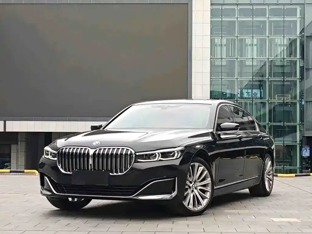 BMW 7 Series — фото 1